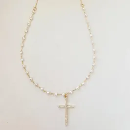 Colar Perolas e Cruz Cravejada