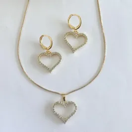Conjunto Coração Vazado Cristal