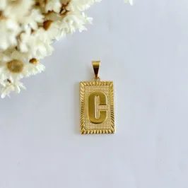 Pingente Letra Quadrada