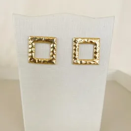 Brinco Quadrado Martelado