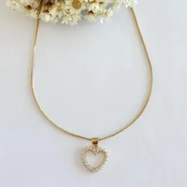 Colar Coração Vazado Cravejado