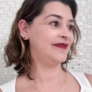 Conjunto Gota Vermelho Cravejado