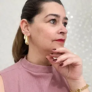 Brinco Argola Oval Riscada