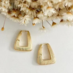 Brinco Argola Oval Riscada