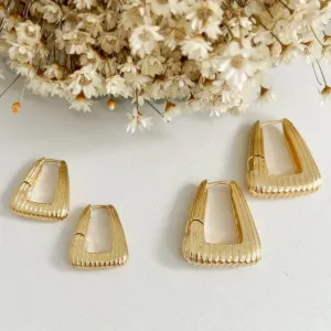 Brinco Argola Oval Riscada