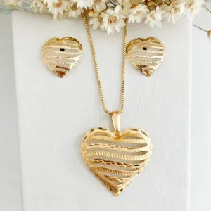 Conjunto Coração Frisos Vazados