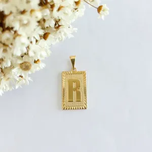 Pingente Letra Quadrada