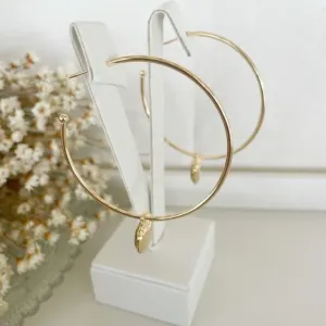 Brinco Argola Aberta com Pingente Coração