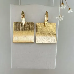 Brinco Quadrado Escovado