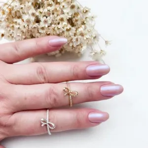 Anel Filete Zirconias e Laço