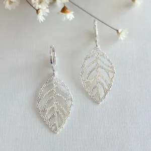 Brinco Argola Folha Vazada