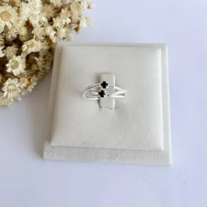 Anel Entrelaço 2 Zirconias Negras