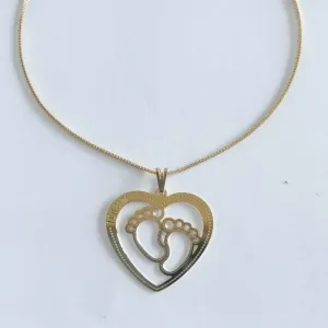 Colaatemr Coração e Pezinhos