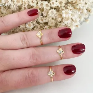 Anel Infantil / Falange Flor e Zirconia ao Centro