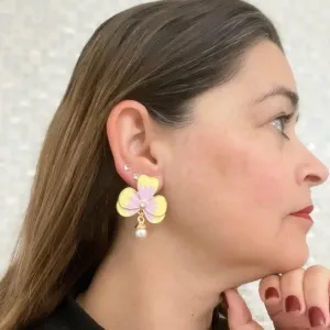 Brinco Resinado Flor c/ Pérola