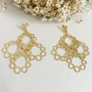 Brinco Arabesco Base Gota com 4 Circulos