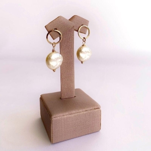 Brinco com Pérola Shell