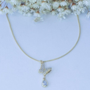Colar Borboleta Cravejada com Gota Crisal
