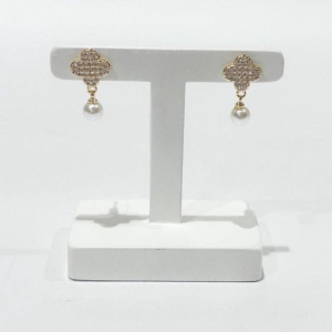Brinco Trevo Cravejado c/ Perola Ouro