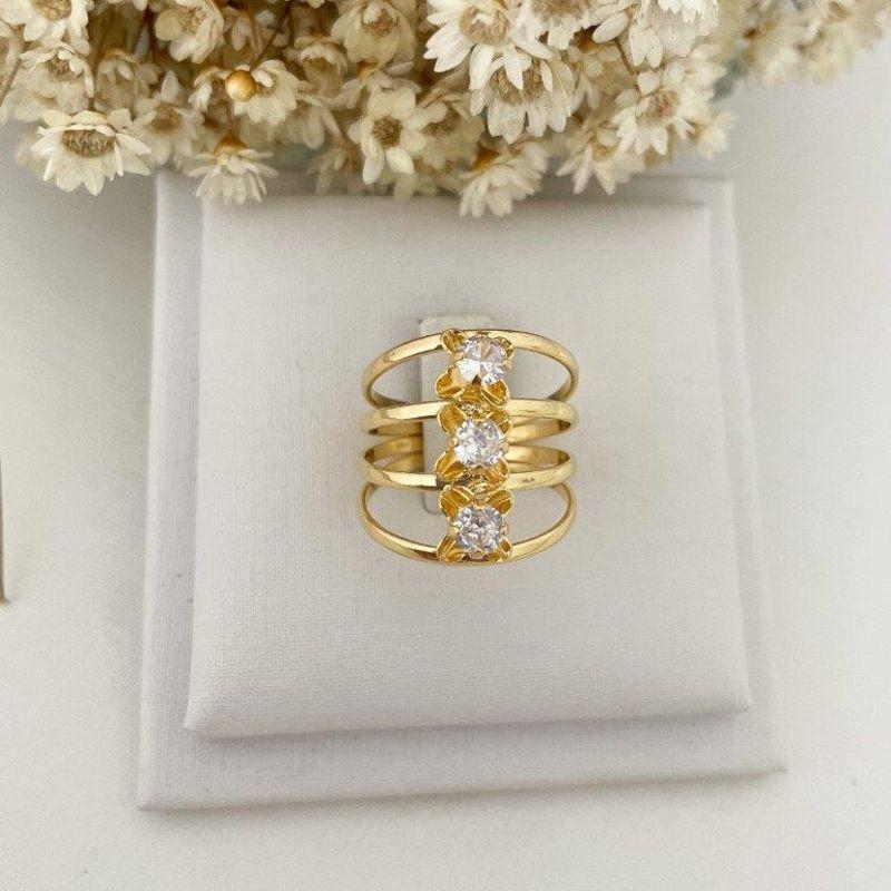 Anel Tres Flores de Zirconias