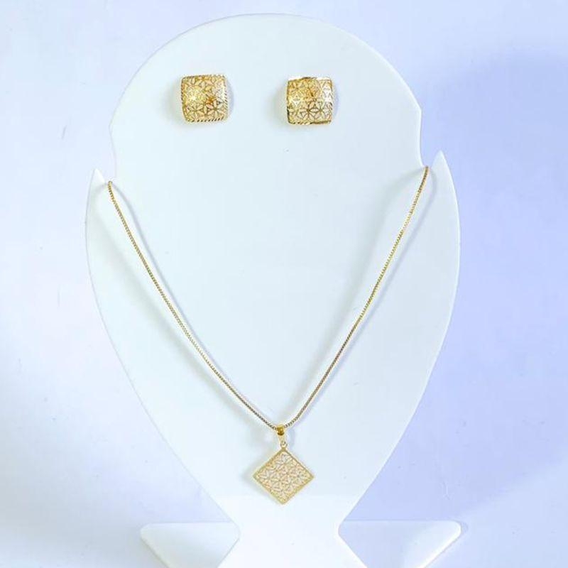 Conjunto Quadrado Trabalhado Ouro