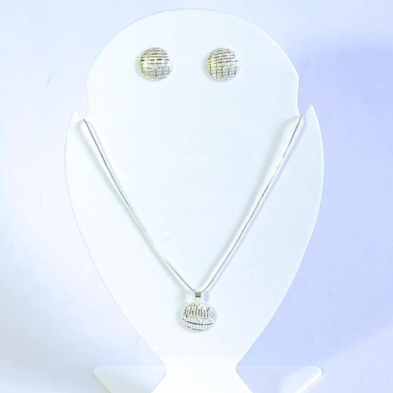 Conjunto Redondo Trabalhado Prata