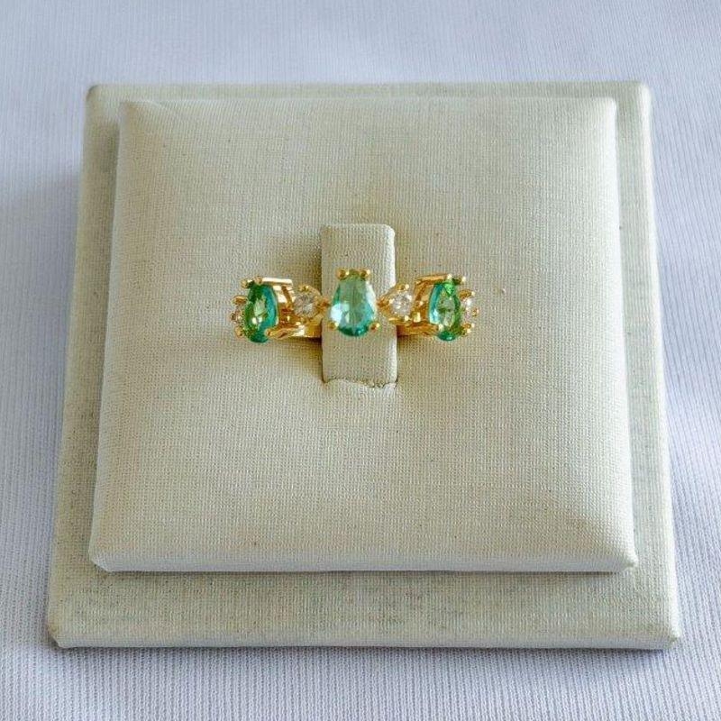 Anel Pedras Verdes e Cristal Ouro
