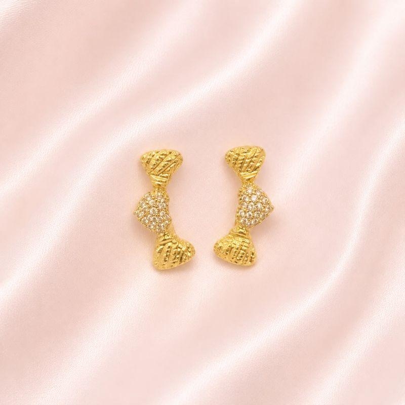 Brinco Ear Cuff Coração Cravejado