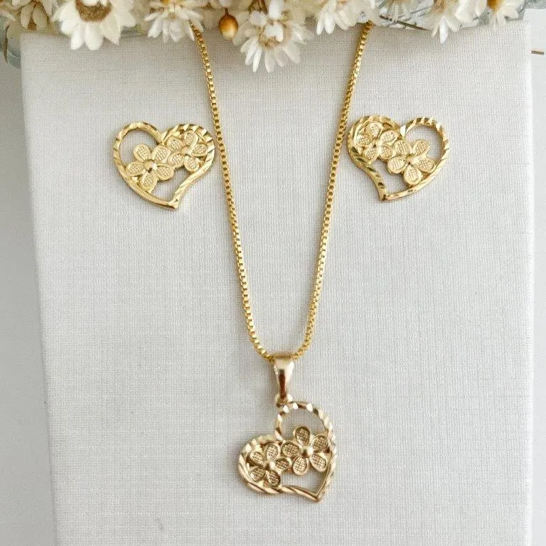 Conjunto Coração e Flores