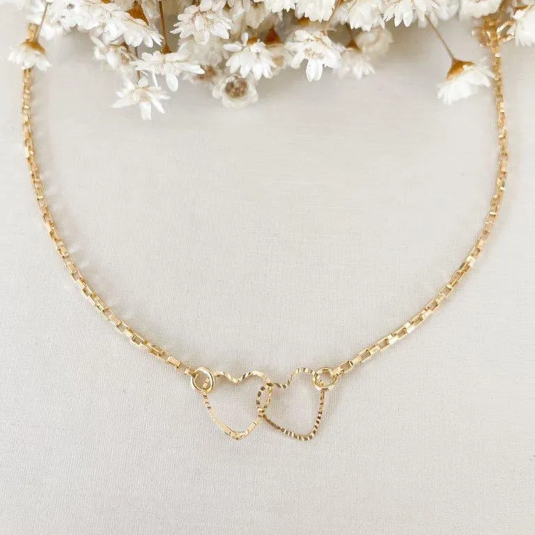 Colar Chocker Dois Corações Laminados