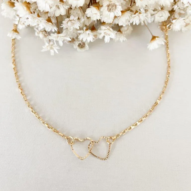 Colar Chocker Dois Corações Laminados