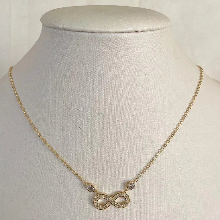 Colar Infinito Cravejado e Zirconias