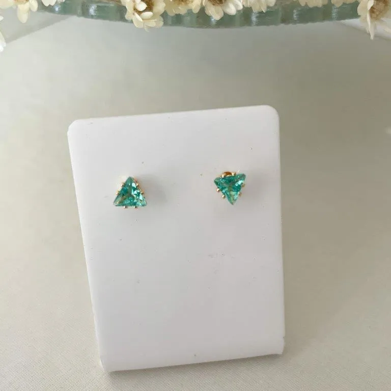 Brinco Mini Triangulo Zirconia