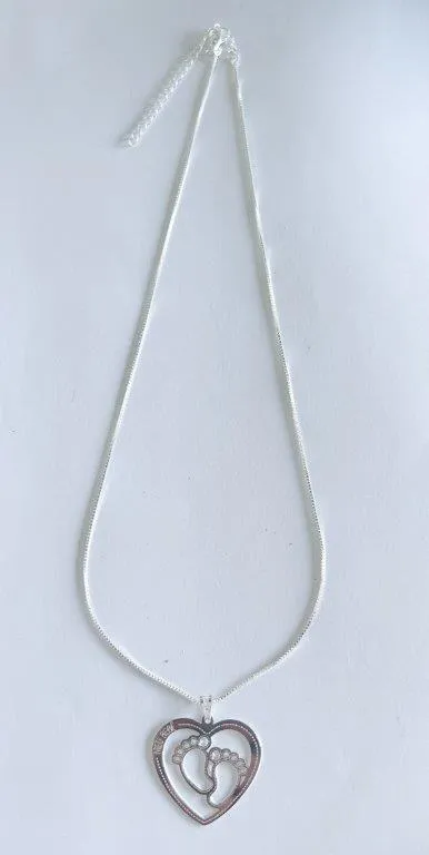 Colar Coração e Pezinhos