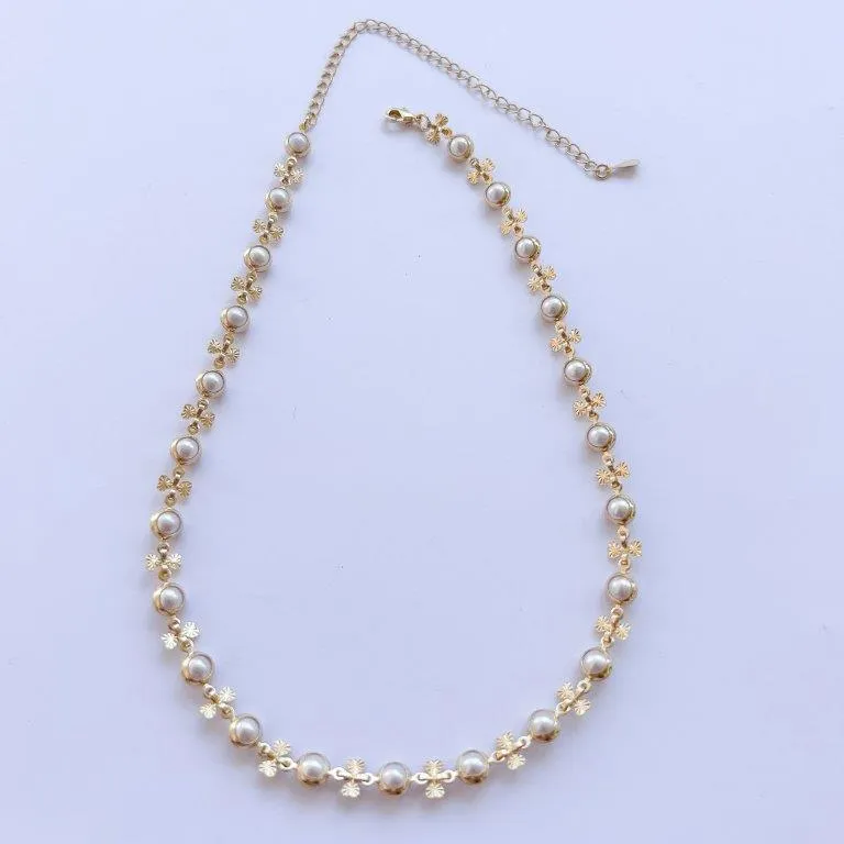 Colar Chocker Pérolas e Laços