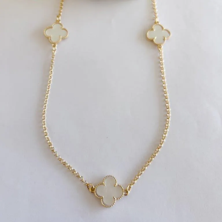 Colar Trevo Branco