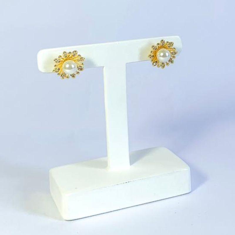 Brinco Flor Fechada c/ perolas e Zirconias Ouro