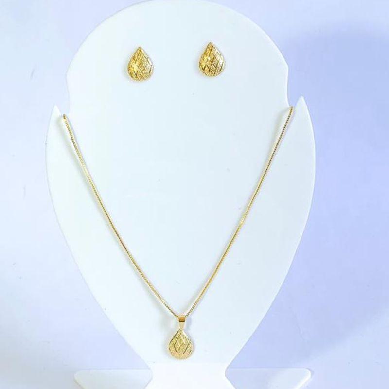 Conjunto Gota Fosca Trabalhada Ouro