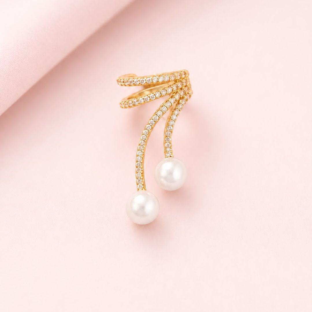 Brinco piercing   Ear Cuff Cravejado com Pérolas